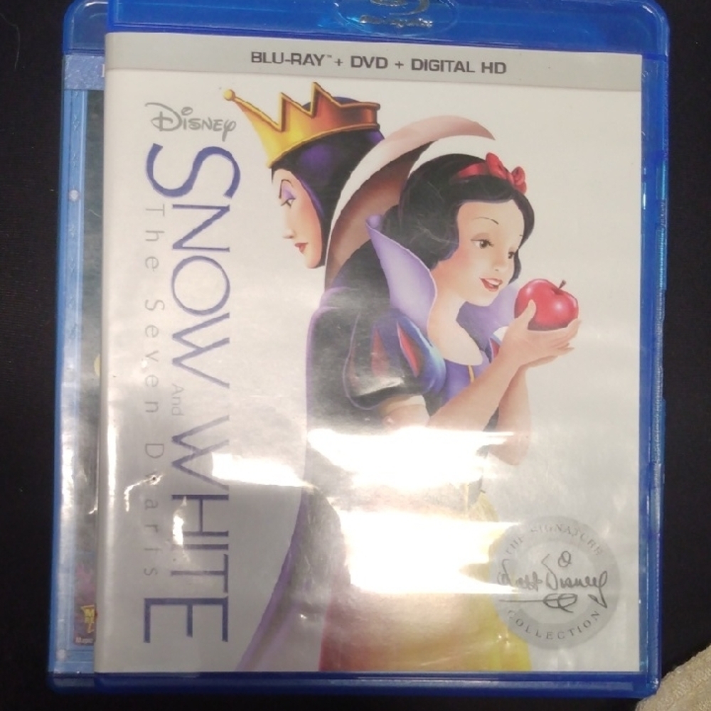Disney Snow White Blu-ray + DVD